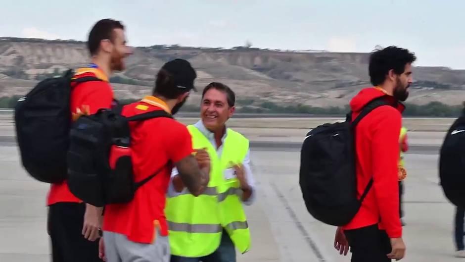 La selección española de baloncesto aterriza en Madrid