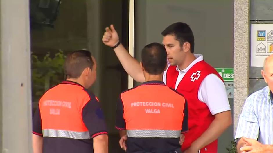 Los vecinos de Valga velan ya los cuerpos de las tres mujeres asesinadas