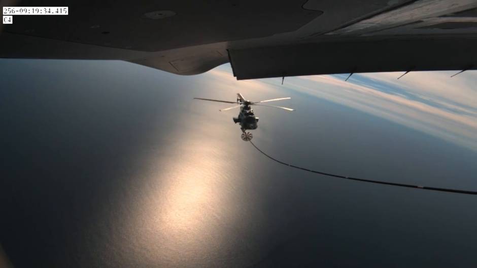 El Airbus A400M realiza los primeros contactos con helicópteros en vuelo