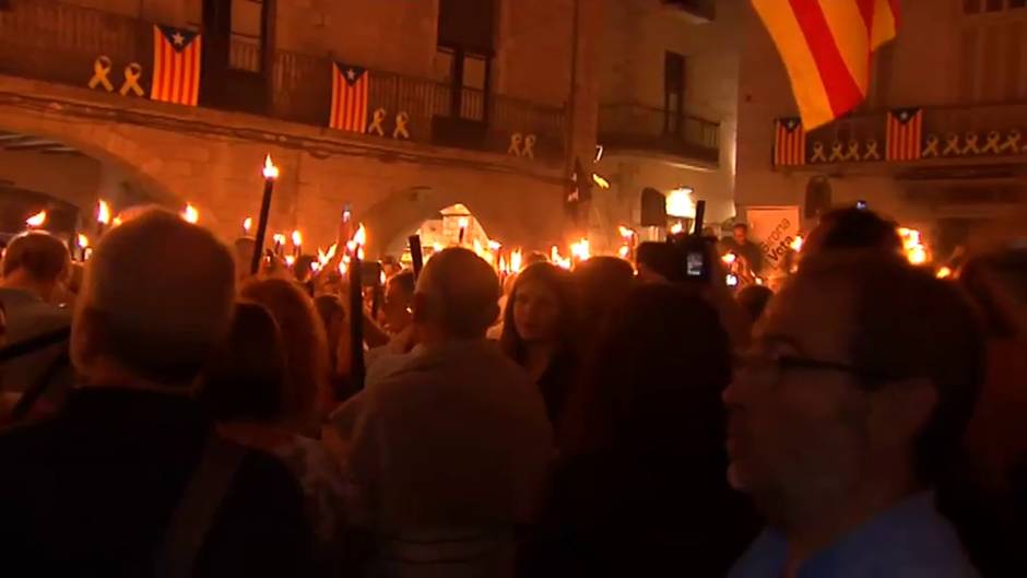 Marcha masiva hacia la prisión de Lledoners para conmemorar el 1-O