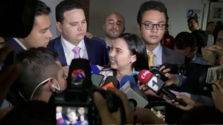 Interrogan a la hija de la exsenadora fugada de prisión en Colombia