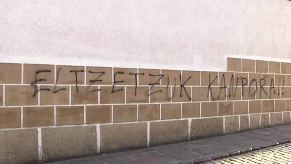 Aparecen pintadas contra la Guardia Civil en un colegio de Bera (Navarra)