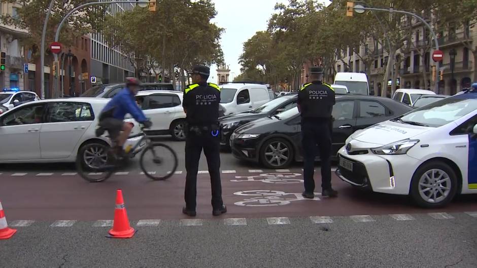 Batalla campal en Barcelona entre manifestantes y policía