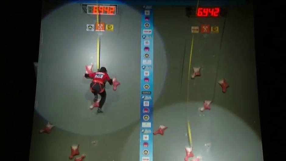 Aries Susanti bate el récord de escalada de 15 metros con un tiempo de 6.995 segundos