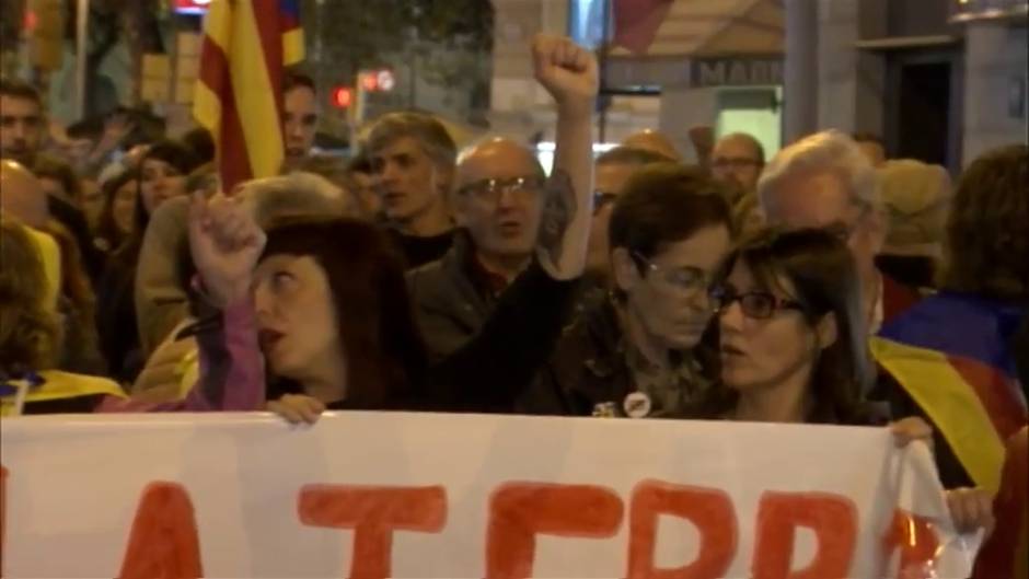 El colectivo CDR marcha en Barcelona contra el Govern y pide la dimisión de Buch