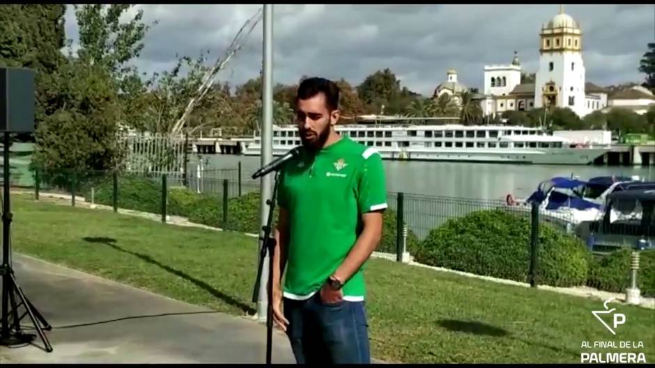 Borja Iglesias, con ganas de jugar su primer derbi Betis - Sevilla