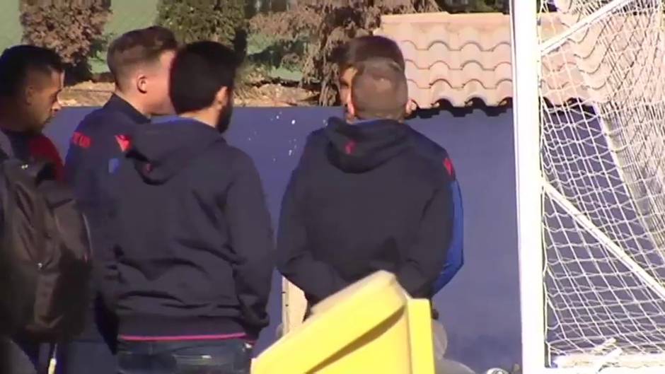 El Levante intenta librar a su portero Aitor Fernández de presidir una mesa electoral