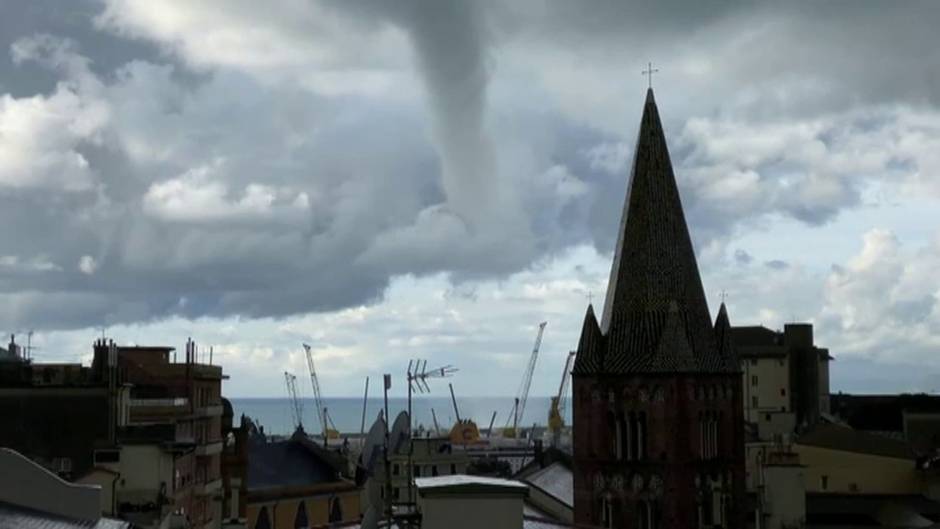 Impresionantes imágenes de un tornado marino en Génova