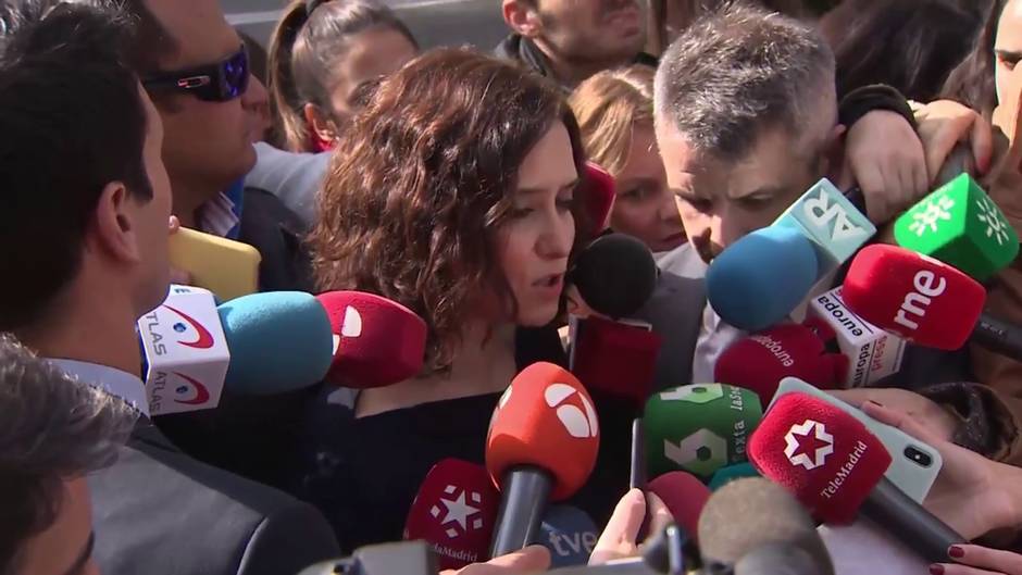 Ayuso llama a Vox y Cs a que se integren en el PP