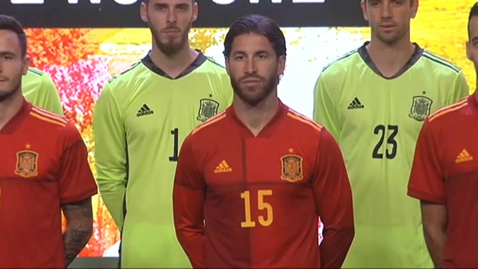 La selección española presenta su nueva camiseta