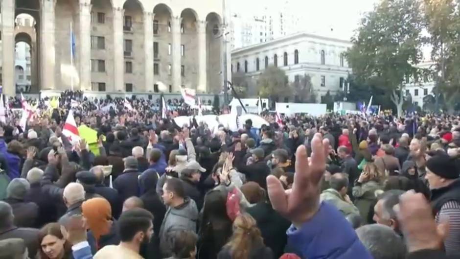 Multitudinaria manifestación en Georgia para exigir nuevas elecciones