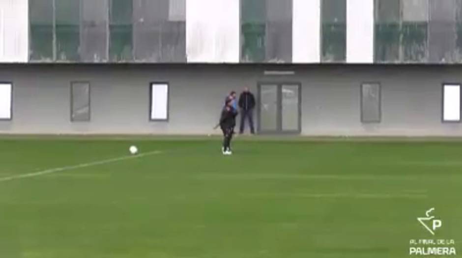 Entrenamiento del Betis con presencia de los internacionales