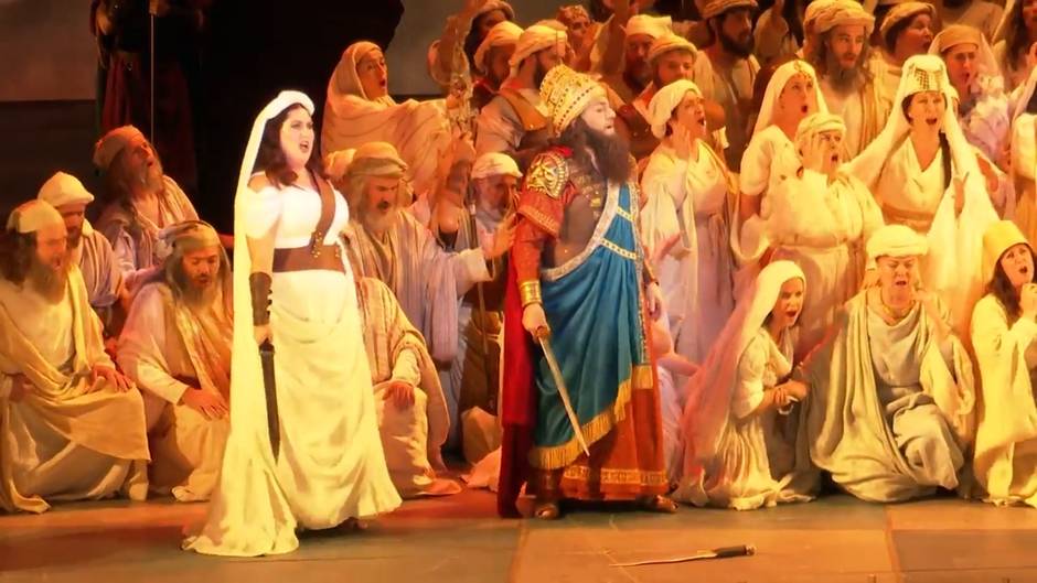 Plácido Domingo participa en el pase gráfico 'Nabucco'