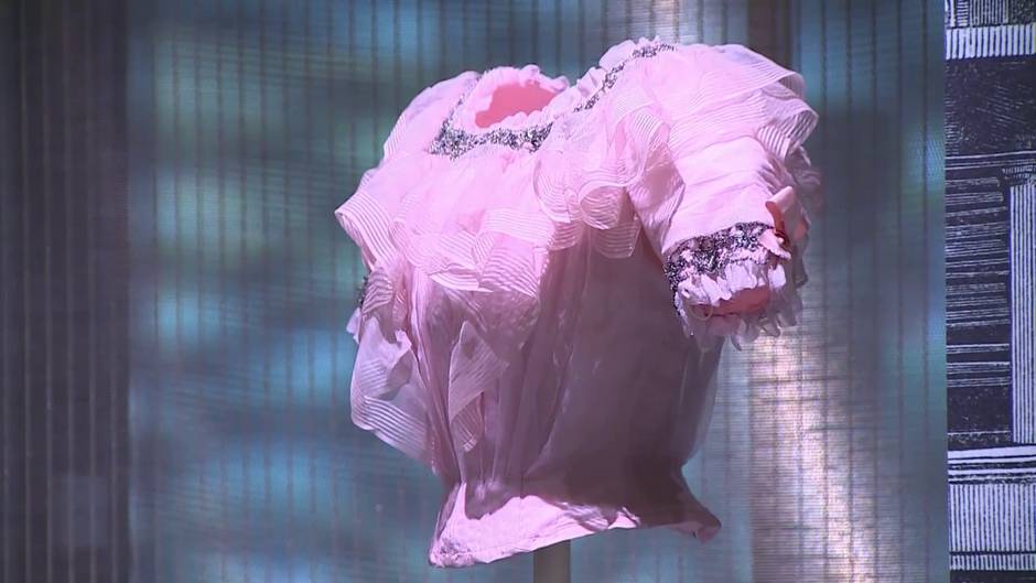 ¡Extra, Moda! plantea un viaje en el tiempo a través de la moda y la prensa