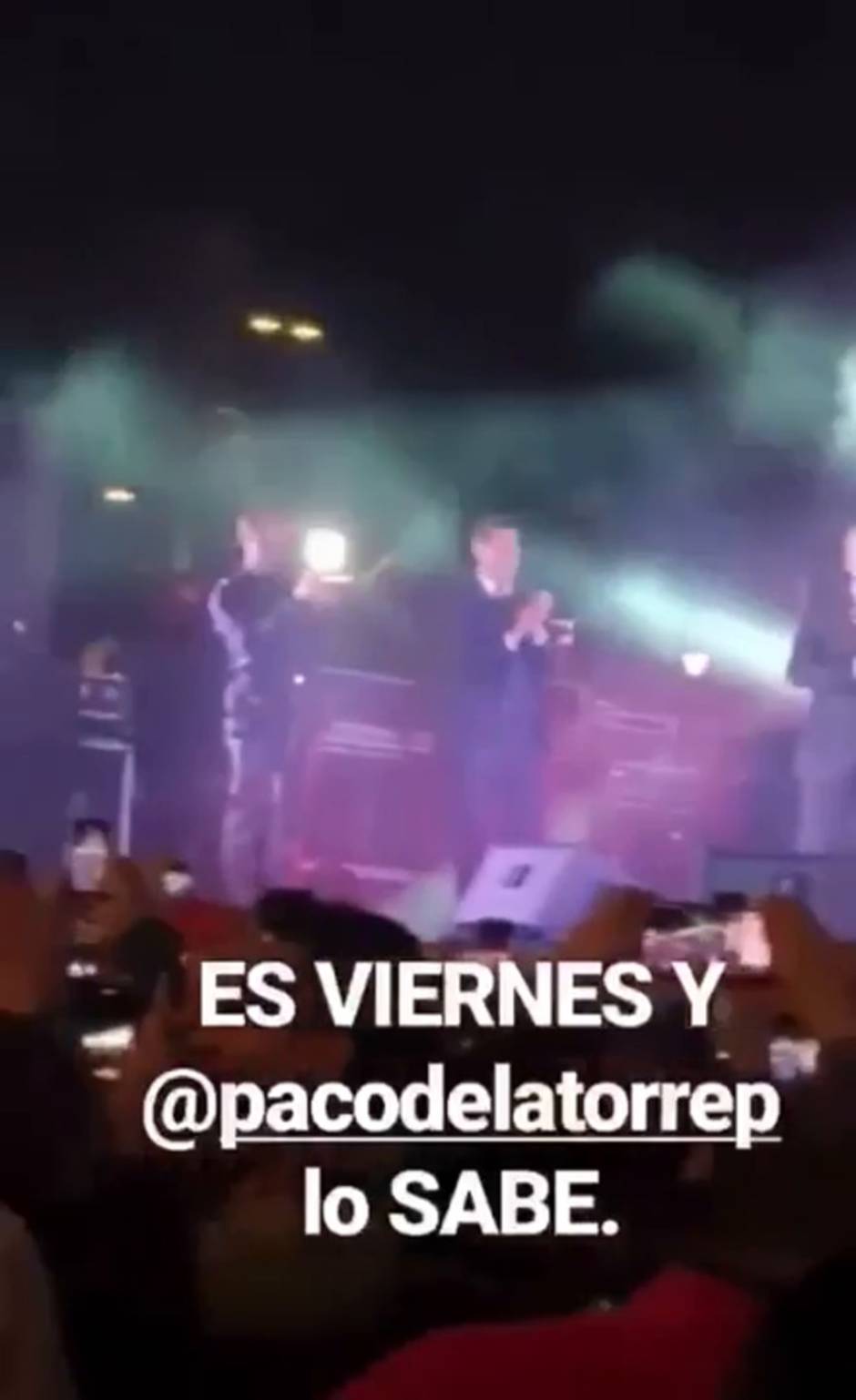 Así baila el alcalde de Málaga tras encender las luces de Navidad