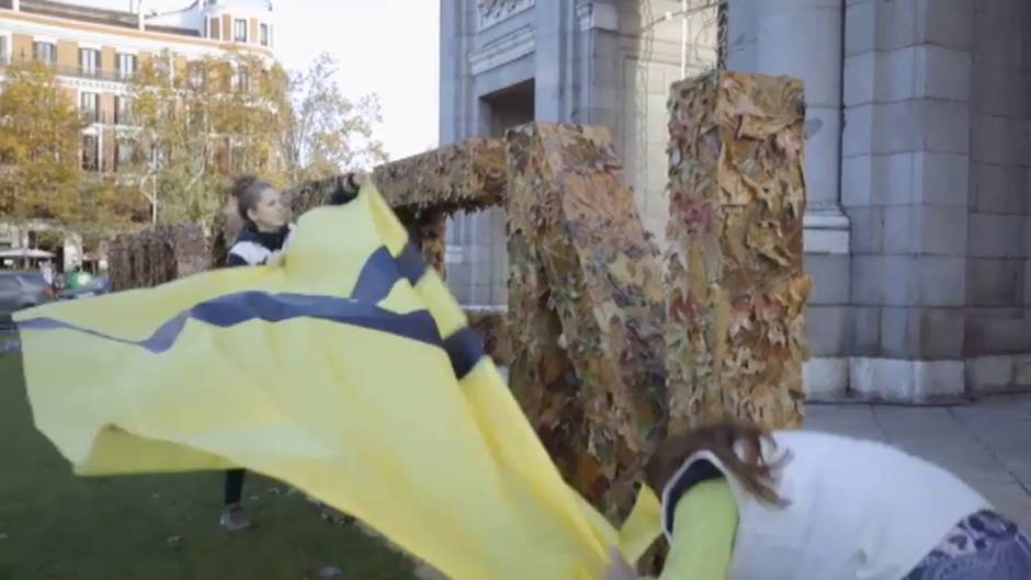 Acto de protesta de Greenpeace durante la Cumbre del Clima