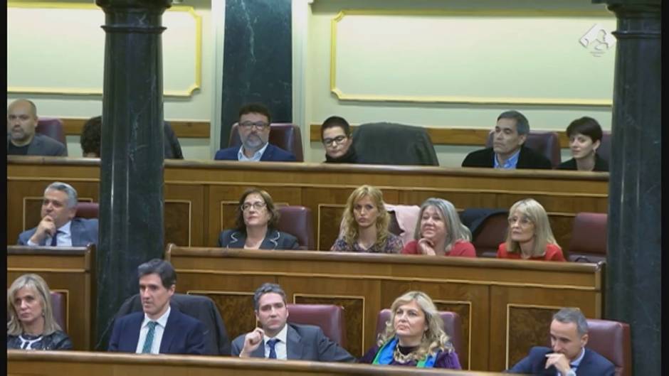 Amplio catálogo de 'coletillas' para acatar la Constitución