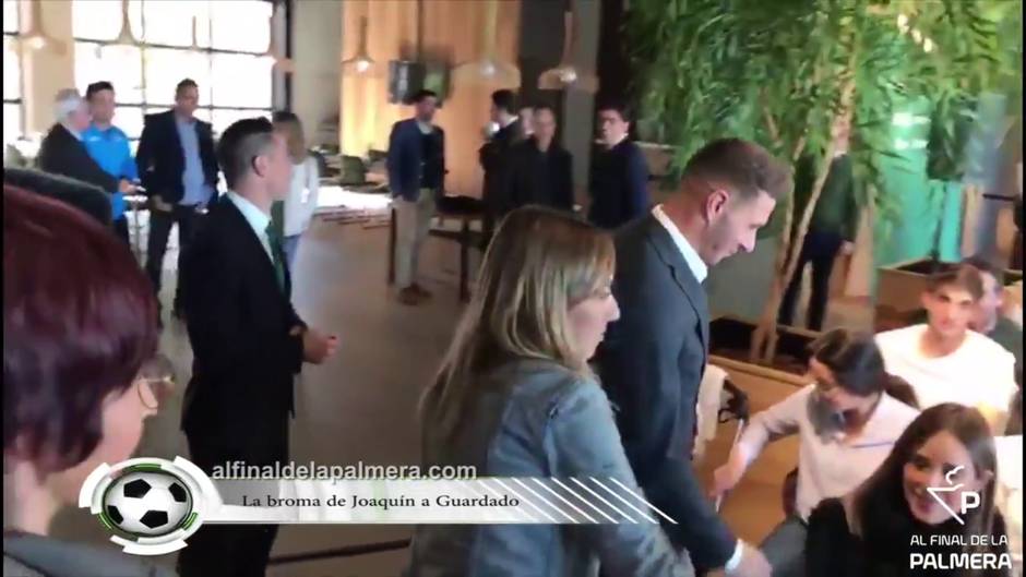 Joaquín bromea con Guardado sobre su renovación