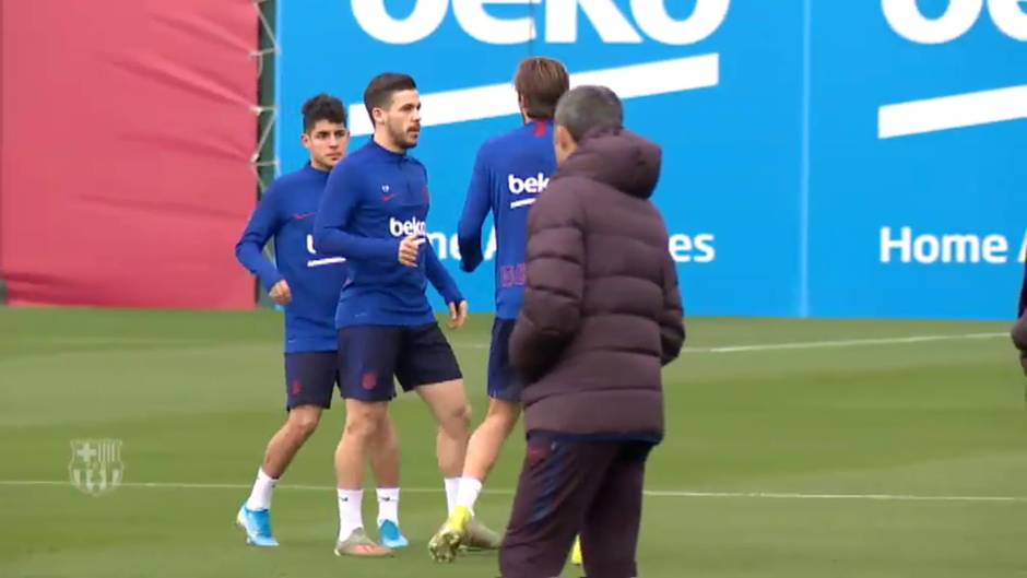 El FC Barcelona acude a entrenar tras el clásico