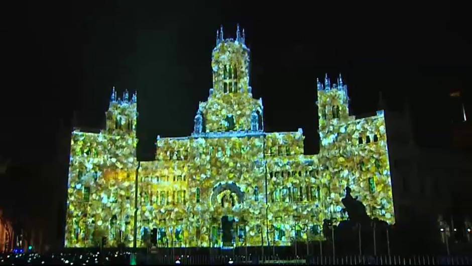 Madrid da la bienvenida a la Navidad con un espectacular videomapping sobre el Palacio de Cibeles