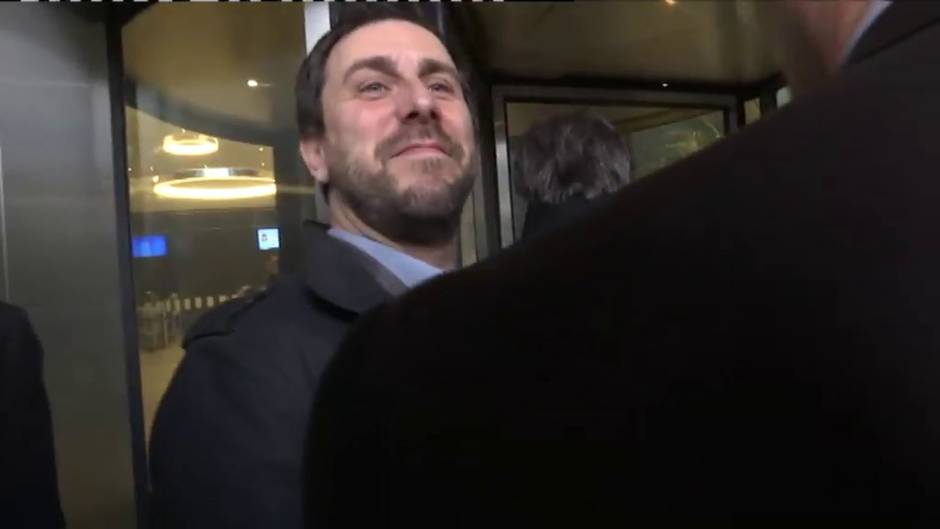 La Fiscalía pide al Supremo que solicite a la Eurocámara la suspensión de la inmunidad de Puigdemont y Comín