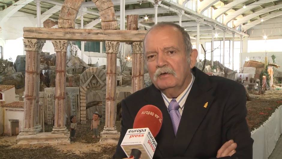 Un belén en Almendralejo incluye el "polémico" Dolmen del Guadalperal