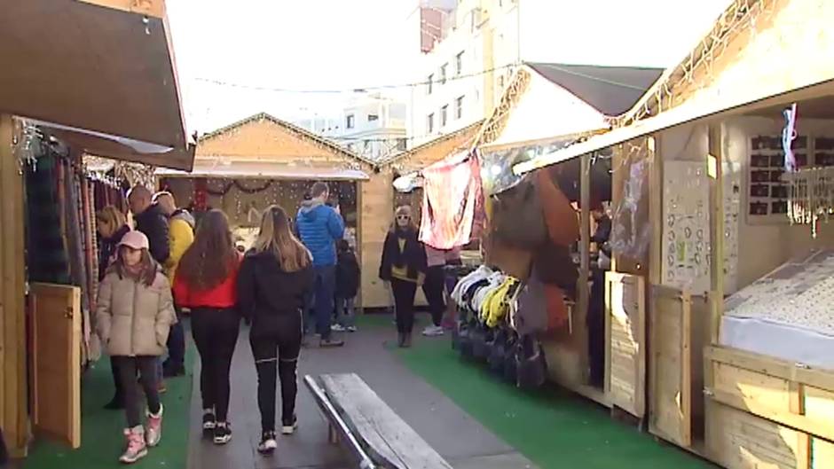 El espíritu navideño llega a los mercadillos artesanales