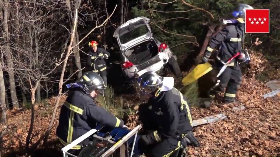 Muere una mujer al perder el control de su vehículo