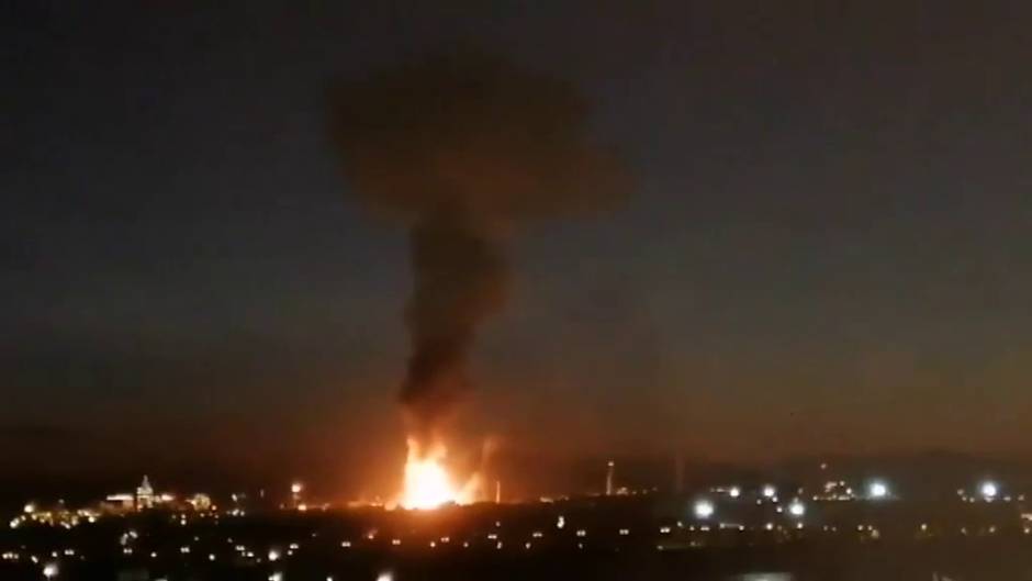 Explosión y posterior incendio en el complejo petroquímico de Tarragona