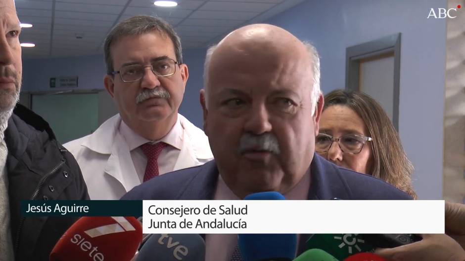 El consejero de Salud asegura que el Hospital Militar de Sevilla sigue adelante