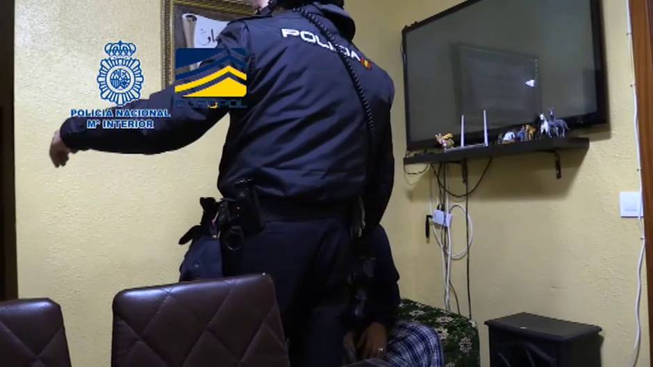 Detenidas 30 personas en una operación contra el amaño de parejas de hecho