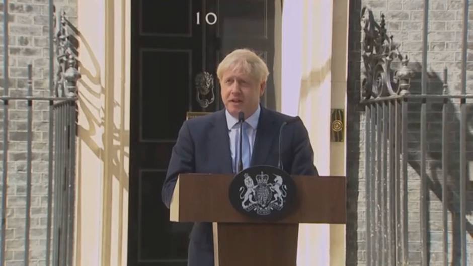 Johnson firma el acuerdo del Brexit y habla de "un nuevo capítulo"