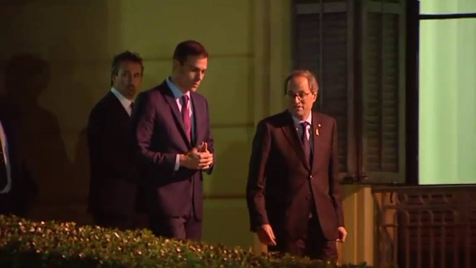 Sánchez mantiene la reunión con Torra pero aplaza la Mesa de Diálogo