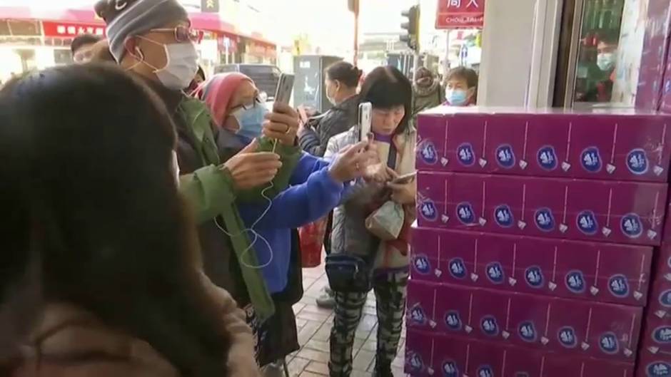 Largas colas en Hong Kong para comprar mascarillas