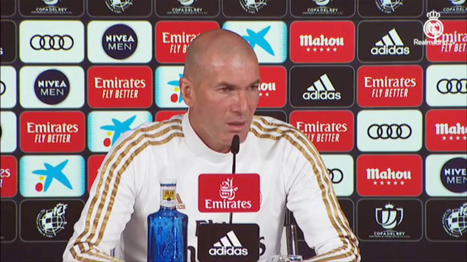 Zidane no quiere opinar sobre el Barça: "Ya tengo bastante con lo mío"