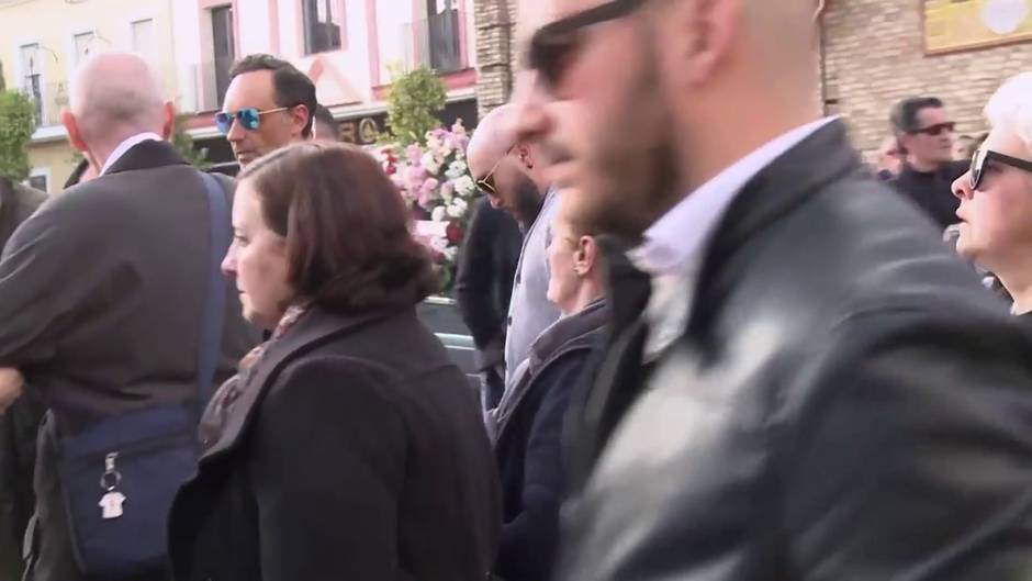 Isa P apoya a su hermano Kiko tras el fallecimiento de su suegra