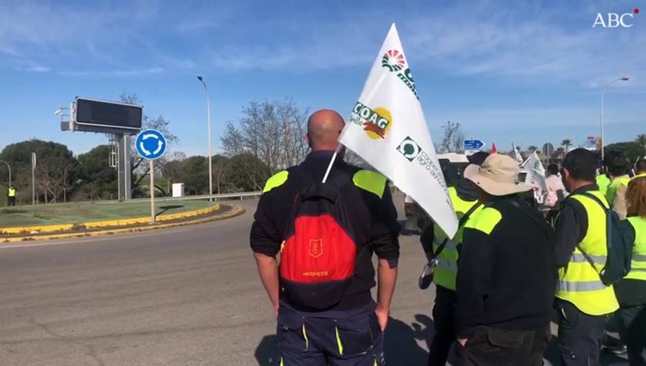 Jornaleros y ganaderos de Benacazón se unen a las protestas del campo