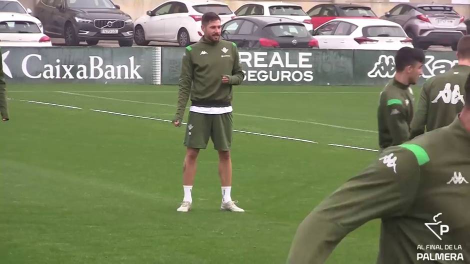 Borja Iglesias regresa a los entrenamientos del Betis