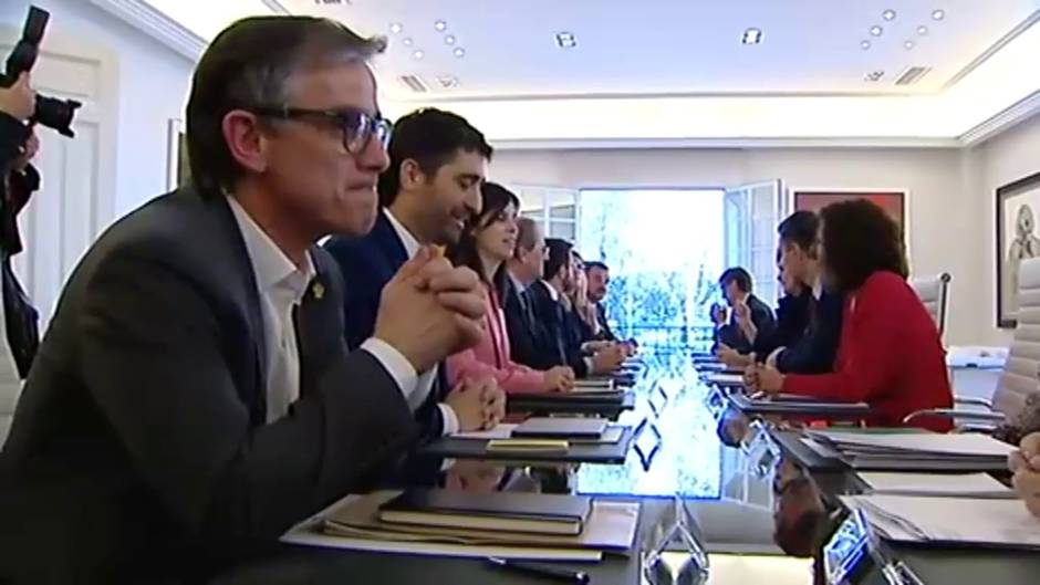 Las conclusiones de la mesa de diálogo serán "en el marco de la seguridad jurídica" en referencia a la Constitución