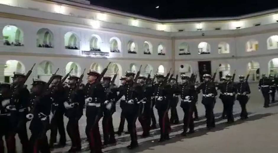 Arriado Solemne de Bandera en el 483 aniversario de Infantería de Marina