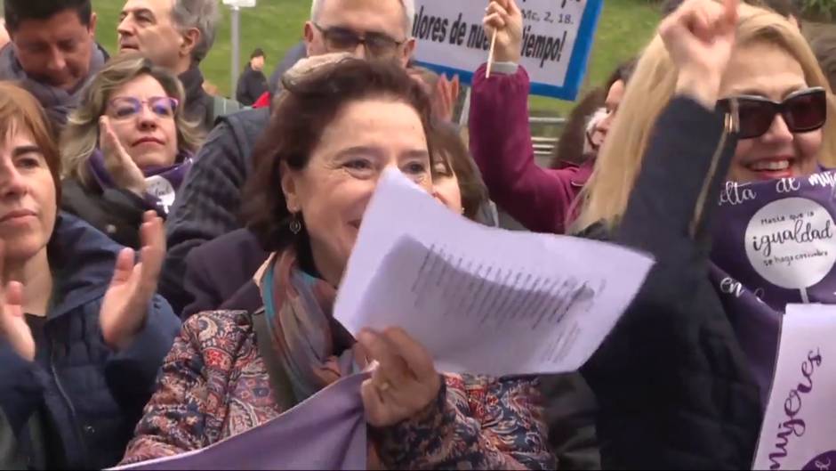 Las mujeres también piden su sitio en la Iglesia