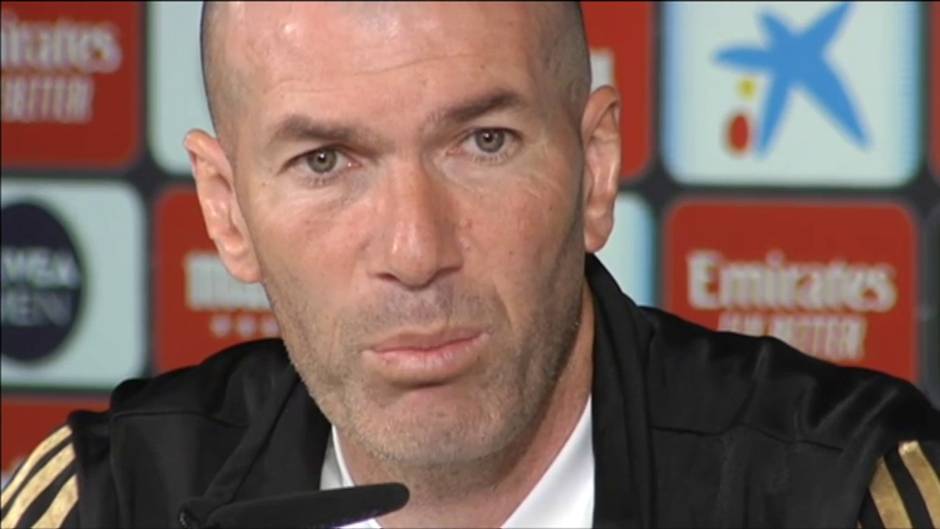 Zidane: "Soy entrenador del Real Madrid de momento, pero mañana puede cambiar"