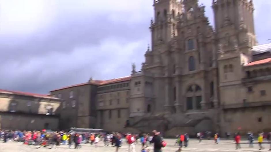 Misa sin coronavirus y apóstol Santiago sin abrazo