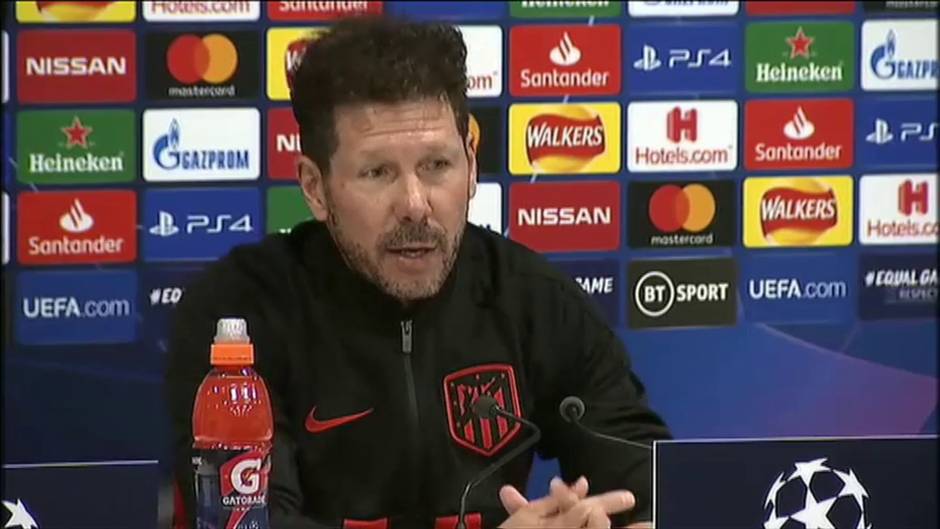 Simeone: "Ojalá se juegue en Anfield con público"