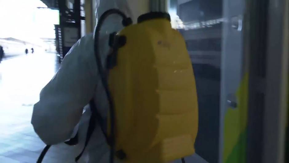 UME desplegada en València trabaja en labores de desinfección