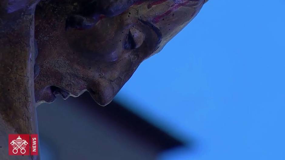 El Papa imparte un bendición extraordinaria ante el coronavirus