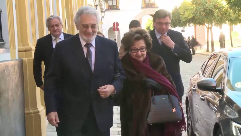 Plácido Domingo recibe el alta hospitalaria por COVID-19