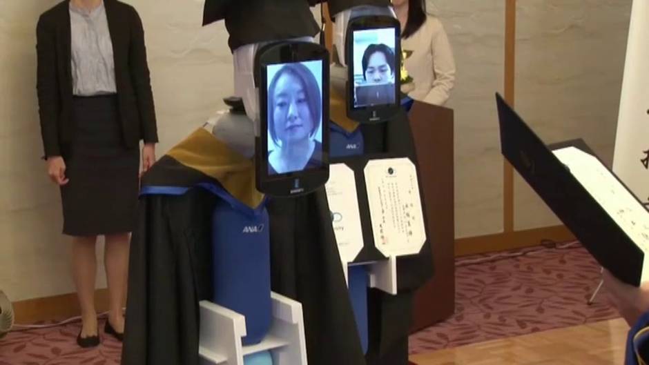 Sorprendente graduación virtual en Japón