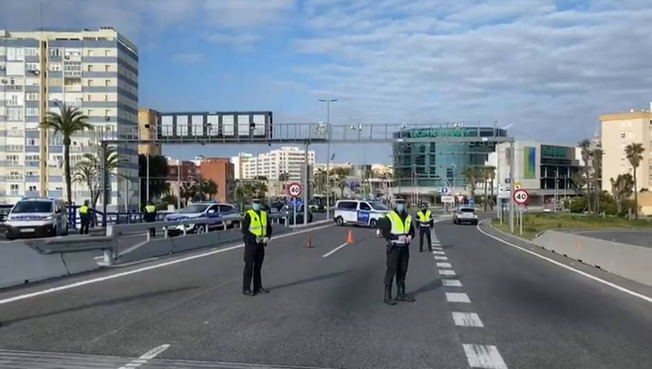 Controles de la Policía Nacional en Cádiz