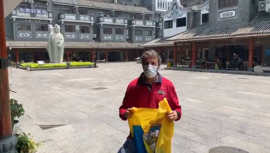 El gaditano y cadista Jose González manda un saludo a la afición amarilla desde China